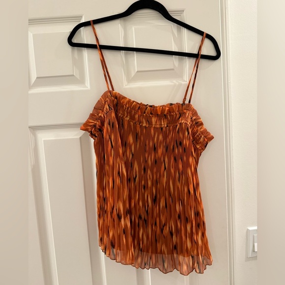 Nine West Pleated Tank Blouse w Ruffle Accent Sz Large Orange Brown - Picture 2 of 2